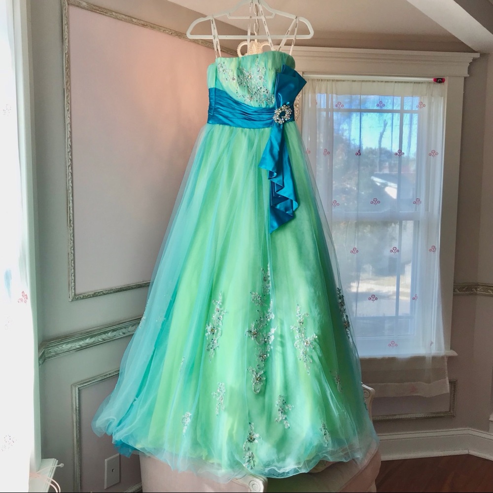 Tiffany Prom Dress (Tulle)